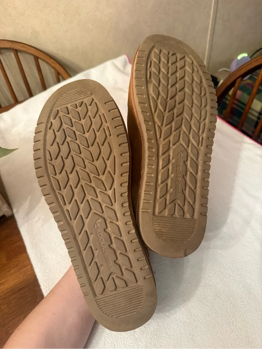 Koolaburra by UGG men’s Tan Suede Slip-On Clog